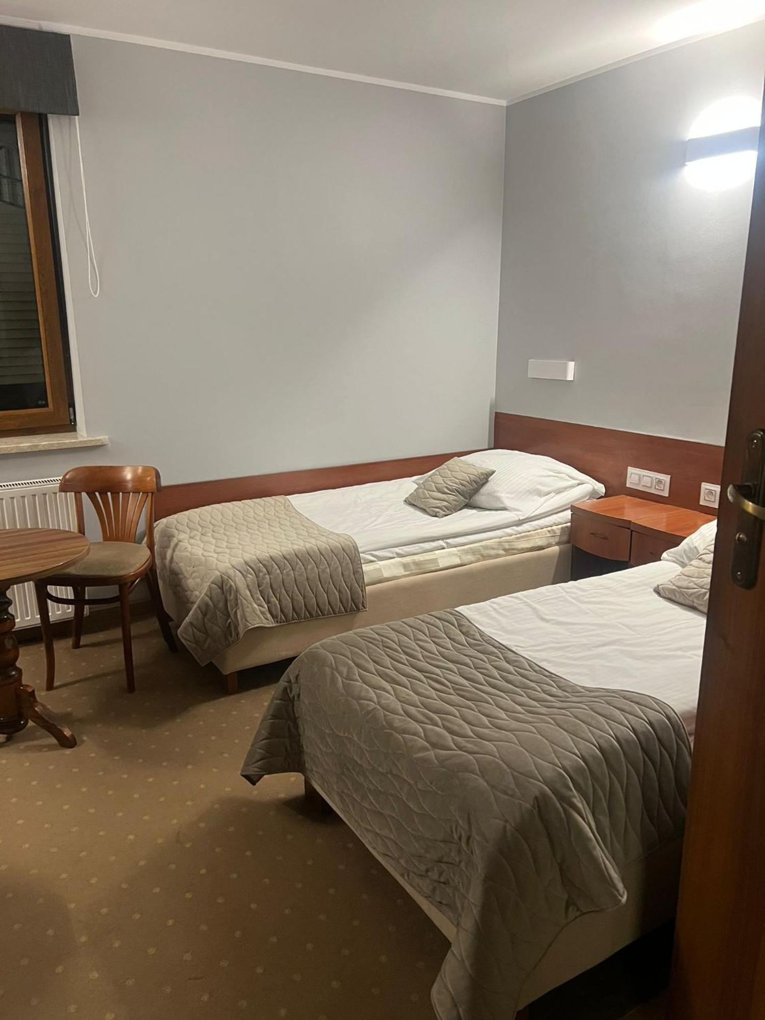 Hotel Kosmowski Września Dış mekan fotoğraf